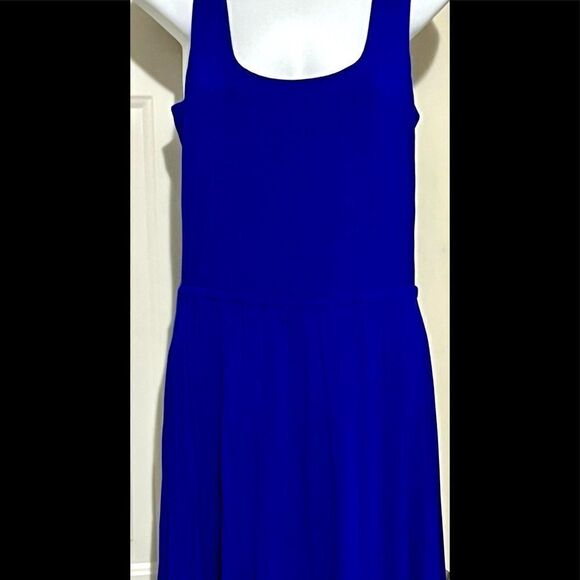 J. Jason Wu Regular Flowy Knit Royal Blue MIDI with Shirred Hem Detail- Small - Picture 4 of 9